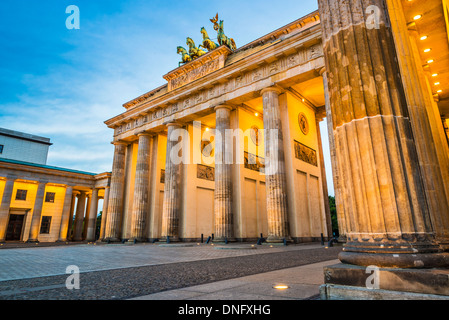 La Porta di Brandeburgo a Berlino, Germania. Foto Stock