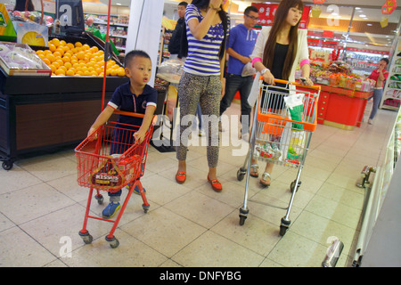 Pechino Cina, Asia, cinese, orientale, Guang an Men nei da Jie, Guanganmen Outer Street, Rainbow Center, centro, shopping shopper shopping negozi di negozi di mercato Foto Stock