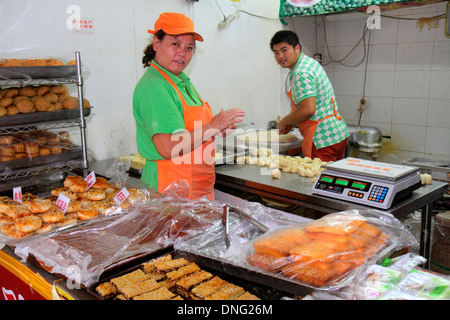 Pechino Cina,cinese,Xicheng,uomo asiatico uomini maschio,adulto,adulti,donna donne donne,cibo,venditore venditori bancarelle stand mercato, piccolo busin Foto Stock