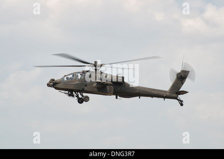 Royal Netherlands Airforce display team Apache AH-64D attacco arriva in elicottero al 2013 RIAT Foto Stock