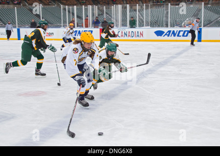 Alta scuola ragazze Hockey su Ghiaccio Foto Stock