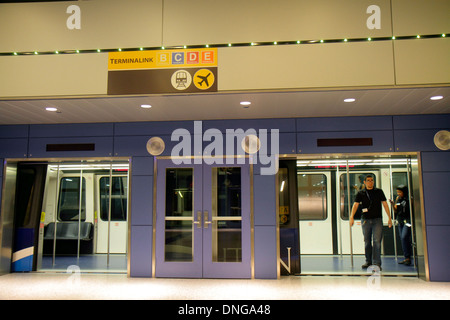 Texas,Houston,TX,Southwest,Aeroporto Intercontinentale George Bush,IAH,terminal,gate,Terminalink,navetta gratuita,treno,trasporto,cercando TX130915007 Foto Stock