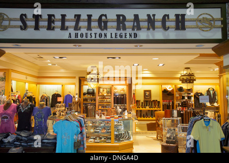 Texas,Houston,TX,Southwest,George Bush Intercontinental Airport,IAH,terminal,gate,shopping shopper shopper negozi mercati mercato mercato buyi Foto Stock