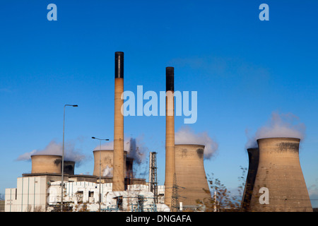 Ferrybridge power station Coal Fired situato sul fiume Aire vicino Ferrybridge nel West Yorkshire, Inghilterra possedute da SSE plc Foto Stock