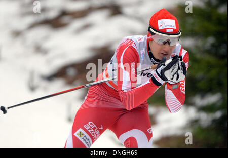 Oberhof, Germania. 28 dicembre, 2013. Il polacco fondista Jaskowiec Sylwia prende il terzo posto al Tour de Ski di Oberhof in Germania, 28 dicembre 2013. Foto: HENDRIK SCHMIDT/dpa/Alamy Live News Foto Stock