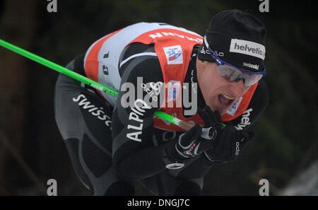 Oberhof, Germania. 28 dicembre, 2013. Swiss fondista Remo Fischer in azione durante il prologo del Tour de Ski di Oberhof in Germania, 28 dicembre 2013. Foto: HENDRIK SCHMIDT/dpa/Alamy Live News Foto Stock