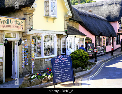 Con il tetto di paglia ' matita cottage' e cafe nella parte vecchia di shanklin, isle fo Wight, Inghilterra, Regno Unito. Foto Stock