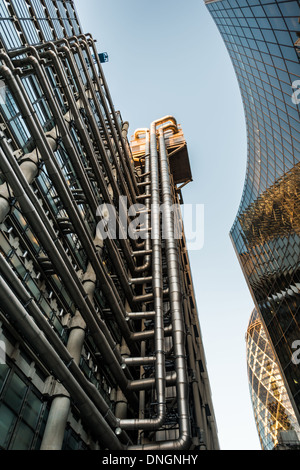 Lloyd s di Londra e il Palazzo Willis, prominente posizioni di assicurazione situato su Lime Street nel centro di Londra Foto Stock