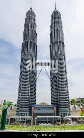 Lego Petronas Twin Towers a Legoland Malaysia, Johor, Malesia Foto Stock