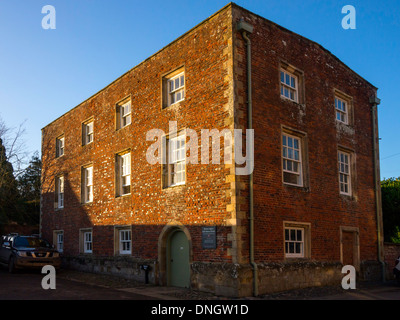 Burton medievale Agnes Manor House esterno costruito xv secolo esterno racchiusi in mattoni durante il XVII e il XVIII secolo. Foto Stock