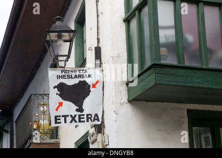 Il basco slogan in Euskara sulla parete Pais Vasco Paesi baschi Spagna Europa Foto Stock