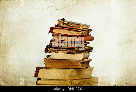 Foto d'epoca pila di libri antichi Foto Stock