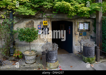 Portale d'accesso alla Bay Tree Hotel, Sheep Street, Burford, Cotswolds, Oxfordshire, England, Regno Unito, Gran Bretagna, Europa Foto Stock