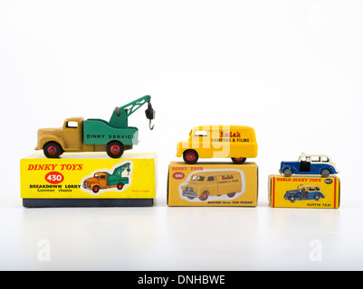 Meccano / Dublo Dinky pressofusa di vetture. Carrello di recupero / Bedford Van / Austin Taxi Foto Stock