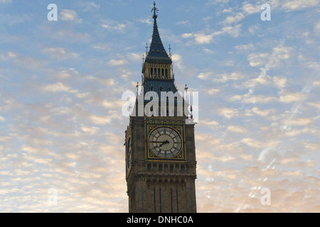 Big Ben è raffigurato a sunrise a Londra, Inghilterra. Foto Stock