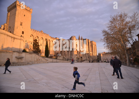 Ex residenza pontificia, entrambi Palace e la fortezza, il Palazzo dei Papi è stata la sede del cristianesimo occidentale nel XIV secolo, Avignon Vaucluse (84), Francia Foto Stock