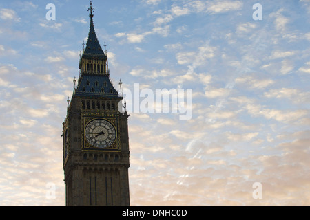 Big Ben è raffigurato a sunrise a Londra, Inghilterra. Foto Stock