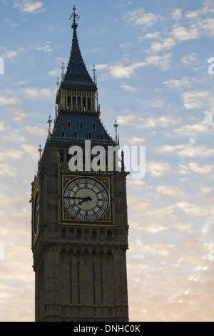 Big Ben è raffigurato a sunrise a Londra, Inghilterra. Foto Stock