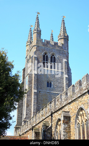 St Mildred la Chiesa, High Street, Tenterden, Kent, Inghilterra Foto Stock