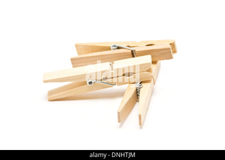 Clothespin tre pezzi isolati su sfondo bianco. Foto Stock