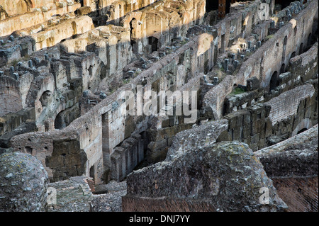 Interno del Colosseo, Roma, Italia Foto Stock