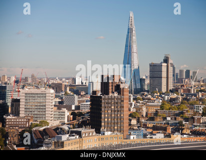 Vista di Londra come si vede dal London Eye che mostra la Shard, London, England, Regno Unito Foto Stock