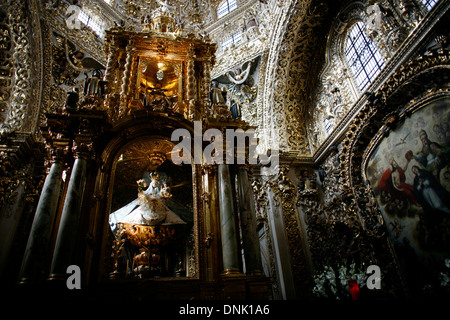 Vergine del Rosario cappella, Chiesa di Santo Domingo, Puebla, Messico, 18 settembre 2007. Foto Stock