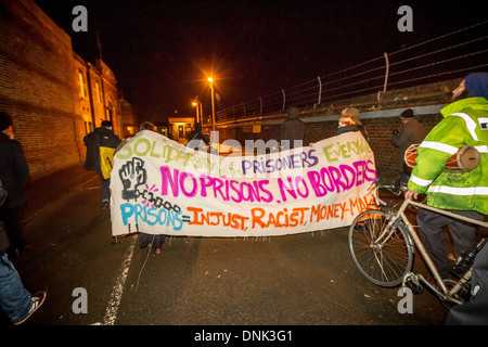 Capodanno Brixton HMP carcere solidarietà protesta a Londra, Regno Unito. Foto Stock