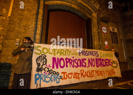 Capodanno Brixton HMP carcere solidarietà protesta a Londra, Regno Unito. Foto Stock