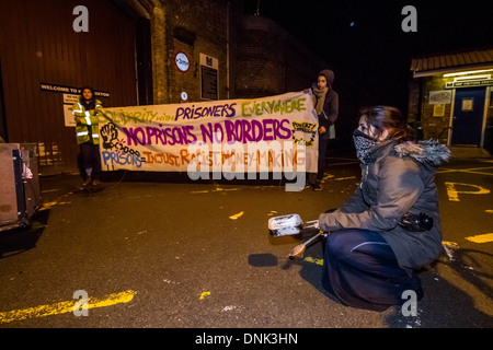 Capodanno Brixton HMP carcere solidarietà protesta a Londra, Regno Unito. Foto Stock