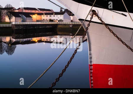 Il 'Glenlee', uno degli ultimi Clyde costruito tall ships in esistenza, ormeggiata al di fuori del Riverside Museum, Partick, Glasgow Foto Stock
