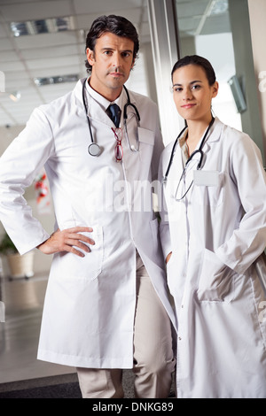 Certi professionisti del settore medico Foto Stock