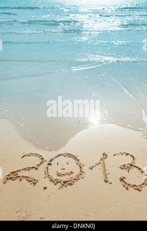 Cifre 2013 sulla sabbia della spiaggia - Concetto di anno nuovo Foto Stock