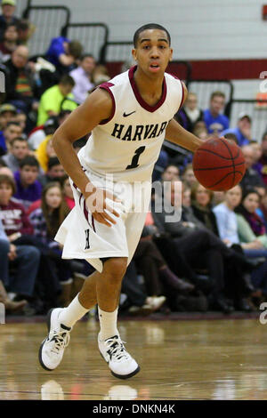 Boston, Massachusetts, USA. 1a gen, 2014. Gennaio 1, 2014; Harvard Crimson guard Siyani camere (1) con la palla durante il NCAA pallacanestro tra il Boston College Eagles e Harvard Crimson a Lavietes Pavilion. Harvard ha sconfitto il Boston college 73-58. Anthony Nesmith/CSM/Alamy Live News Foto Stock