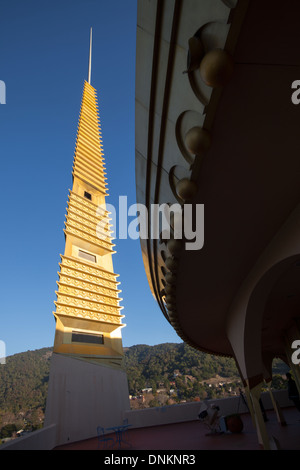 La torre di Marin Civic Center edificio progettato da Frank Lloyd Wright, San Rafael, California, Stati Uniti d'America. Foto Stock