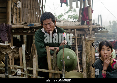 Tribù Akha Nambo , villaggio , Muang Sing , Laos Foto Stock