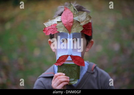 Plastica riciclata bottiglia di latte maschera Foto Stock