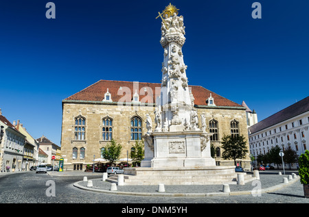 Budapest, Ungheria Santa Trinità piazza chiamata dopo la Trinità colonna, costruito tra il 1710-1713, dopo una grande peste. Foto Stock