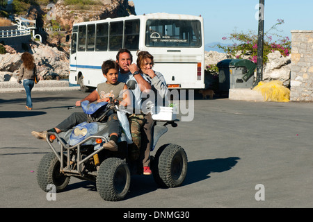 Griechenland, Insel Tilos, Hafenort Livadia, am Hafen Foto Stock