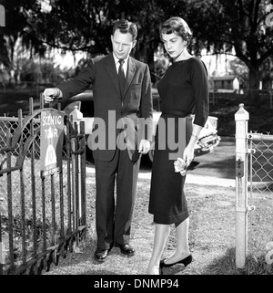 Unidentified giovane visitando le tombe di Murat in Tallahassee, Florida Foto Stock