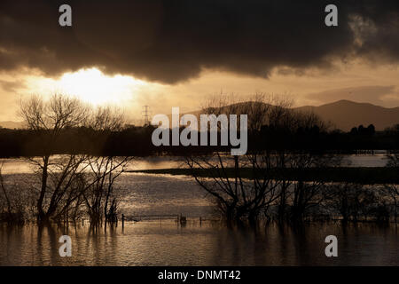 Fine sun oltre l'allagato Severn Valley, vicino a Worcester Regno Unito Foto Stock