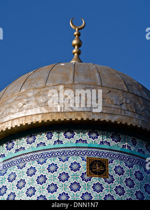 Aspetto della moschea Aziziye a Stoke Newington, East London, Regno Unito Foto Stock