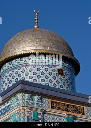 Aspetto della moschea Aziziye a Stoke Newington, East London, Regno Unito Foto Stock