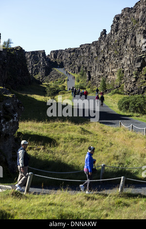 Thingvellir situato un una zona di fessura che corre attraverso l'Islanda, sulla targa tettonica confini dell'Mid-Atlantic Ridge. Foto Stock