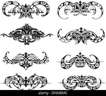 Simmetriche vignette tribali. Bianco e nero illustrazioni vettoriali. Illustrazione Vettoriale