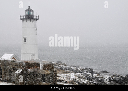 Portsmouth Porto Faro nella tempesta di neve su New Hampshire costa. Foto Stock