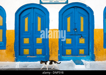 Griechenland, Kastellorizo, farbige Fasaden am Hafen Foto Stock