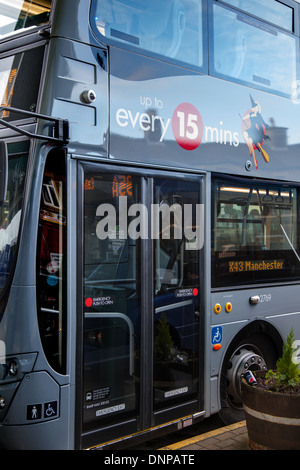 Volvo Wright Gemini "Strega modo' autobus su una lunga linea di autobus X43, che corre tra Manchester e Nelson, England, Regno Unito Foto Stock