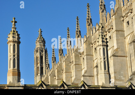 Guglie ornate sul lato della Cappella del King's College, King's Parade, Cambridge, Inghilterra, Regno Unito Foto Stock