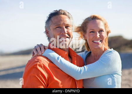 Ritratto di Coppia Matura sulla spiaggia, Giove, Palm Beach County, Florida, Stati Uniti d'America Foto Stock